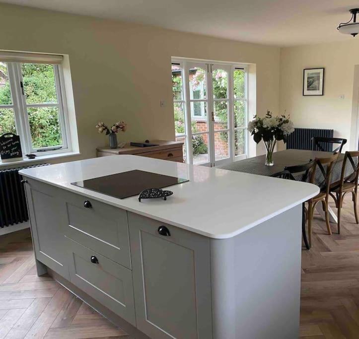 Lovely Quiet Cottage Sleeps 4 Adults, 4 Children, Dog Friendly Cley next the Sea Exterior photo